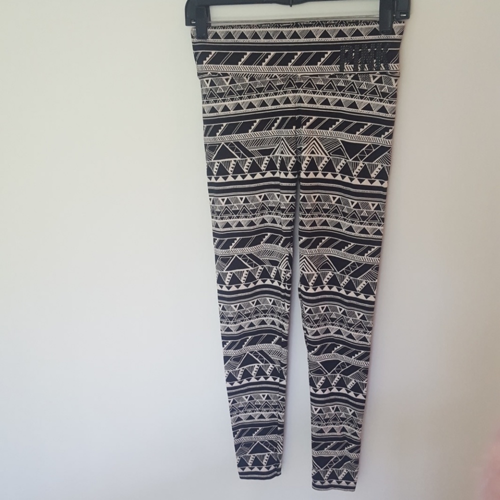 VS PINK LEGGINGS WITH POCKET SIZE XS